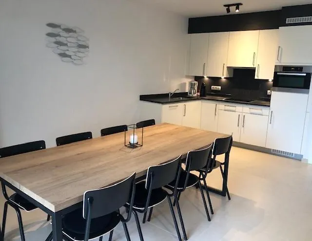 Vakantie Appartement Allure, Met Zuidgericht Tuintje Ostend